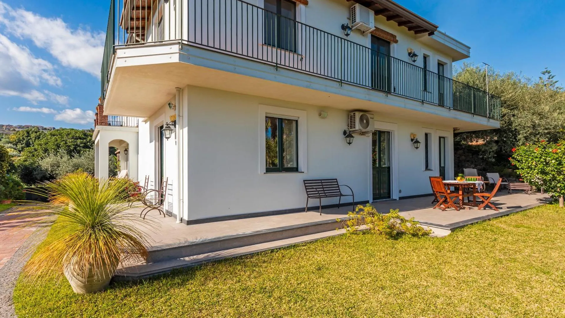 Villa Vittoria - Santa Tecla Acireale